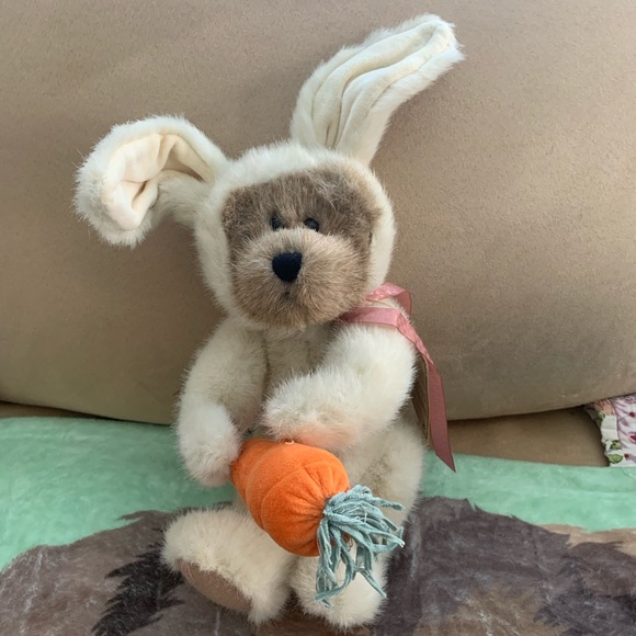 Boyds Bear “Marlowe” Plush Easter Bunny Peeker